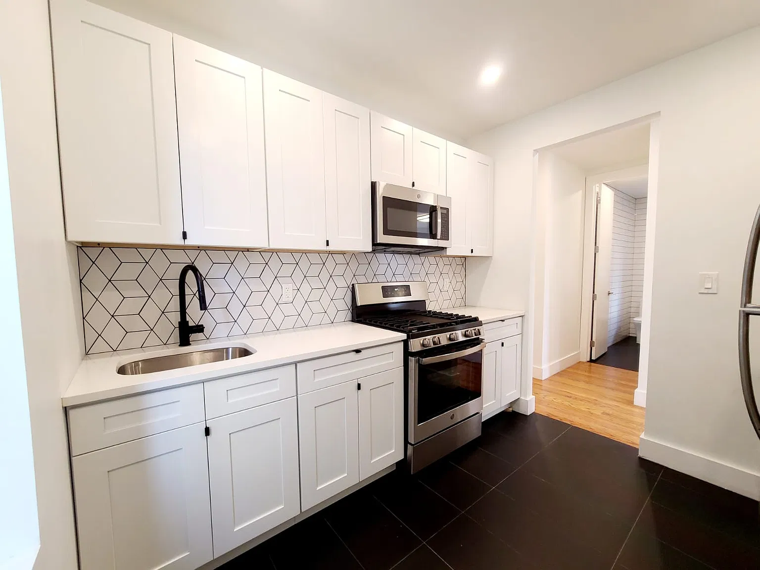 3 bed, $3,400 — Photo 1
