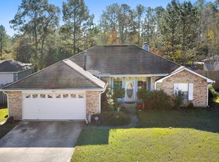 9717 Iroquois Ave, Ocean Springs, MS 39564