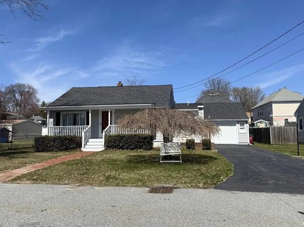 21 Benton St, Lowell, MA 01851
