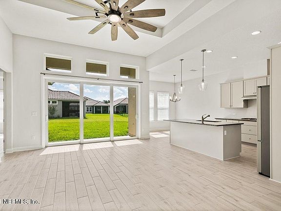 2nd image of 3103 Pescara Dr