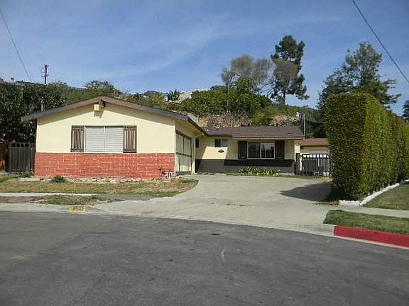 3rd image of 4502 Diane Way