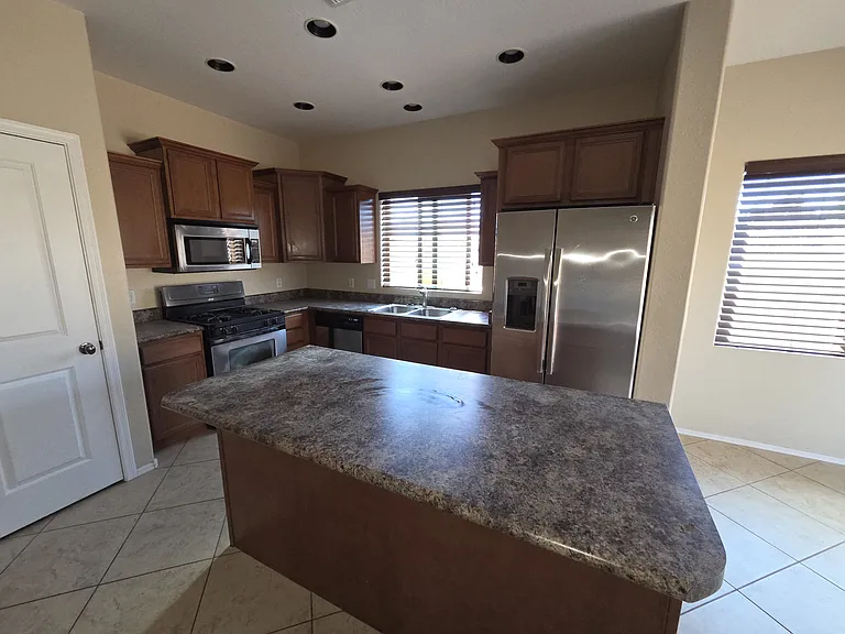 12906 E Acosta St — Photo 4
