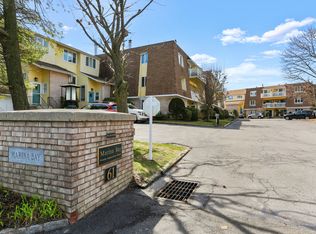 61 Seaview Ave APT 21, Stamford, CT 06902