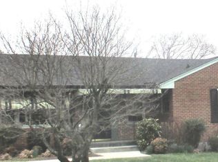 6008 Thornrose Rd, Roanoke, VA 24012