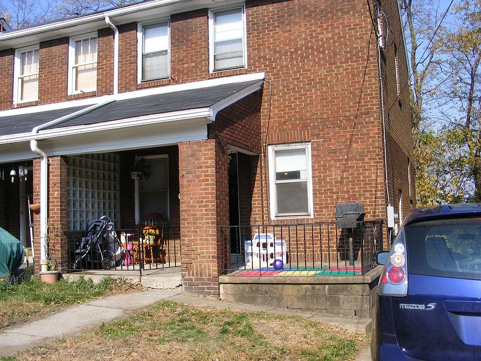 Enclosed Porch and Grill