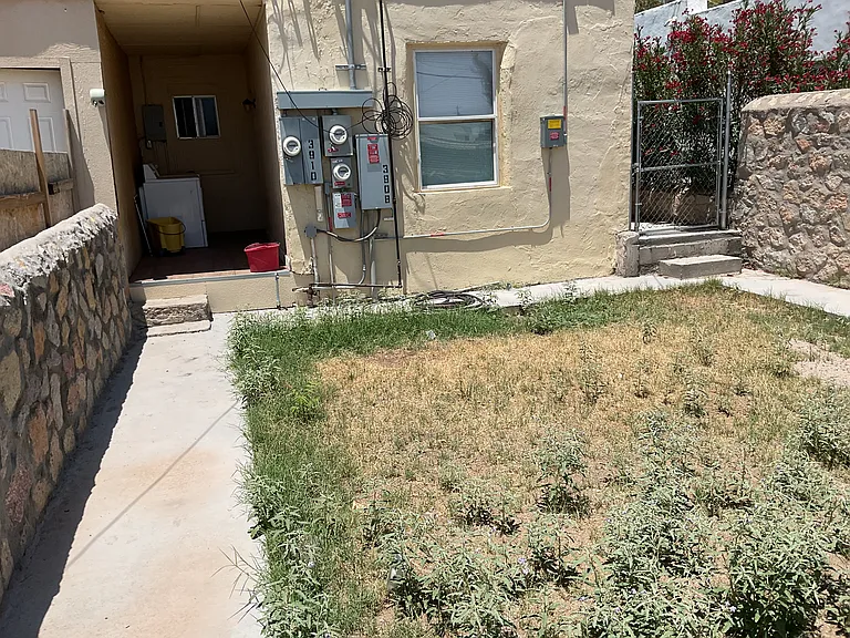 3910 La Luz Ave — Photo 19