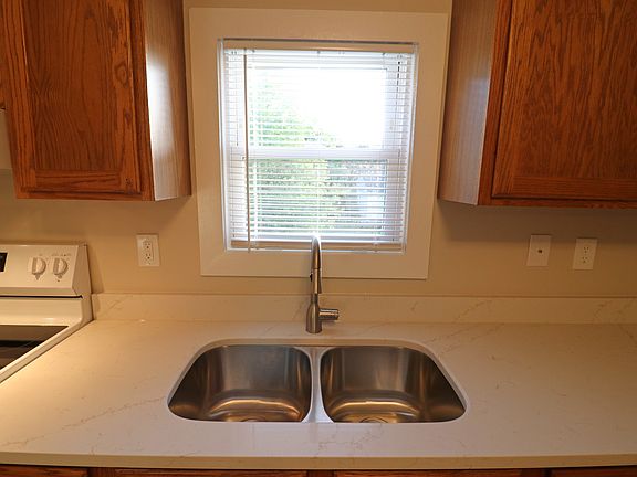 5th image of 318 S Watson St #B