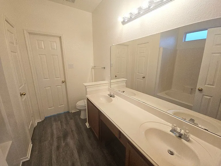 816 Dunkirk Ln — Photo 14