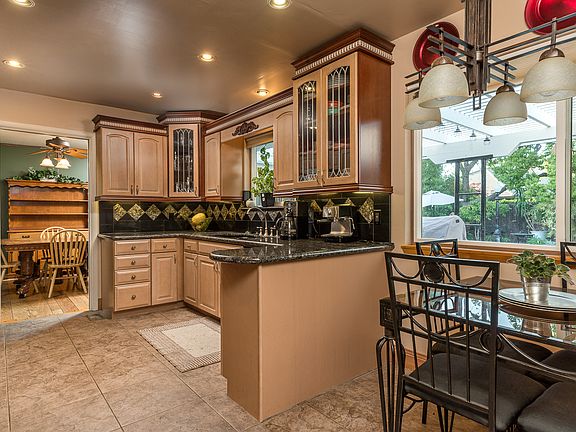 5th image of 1779 Arroyo Dr