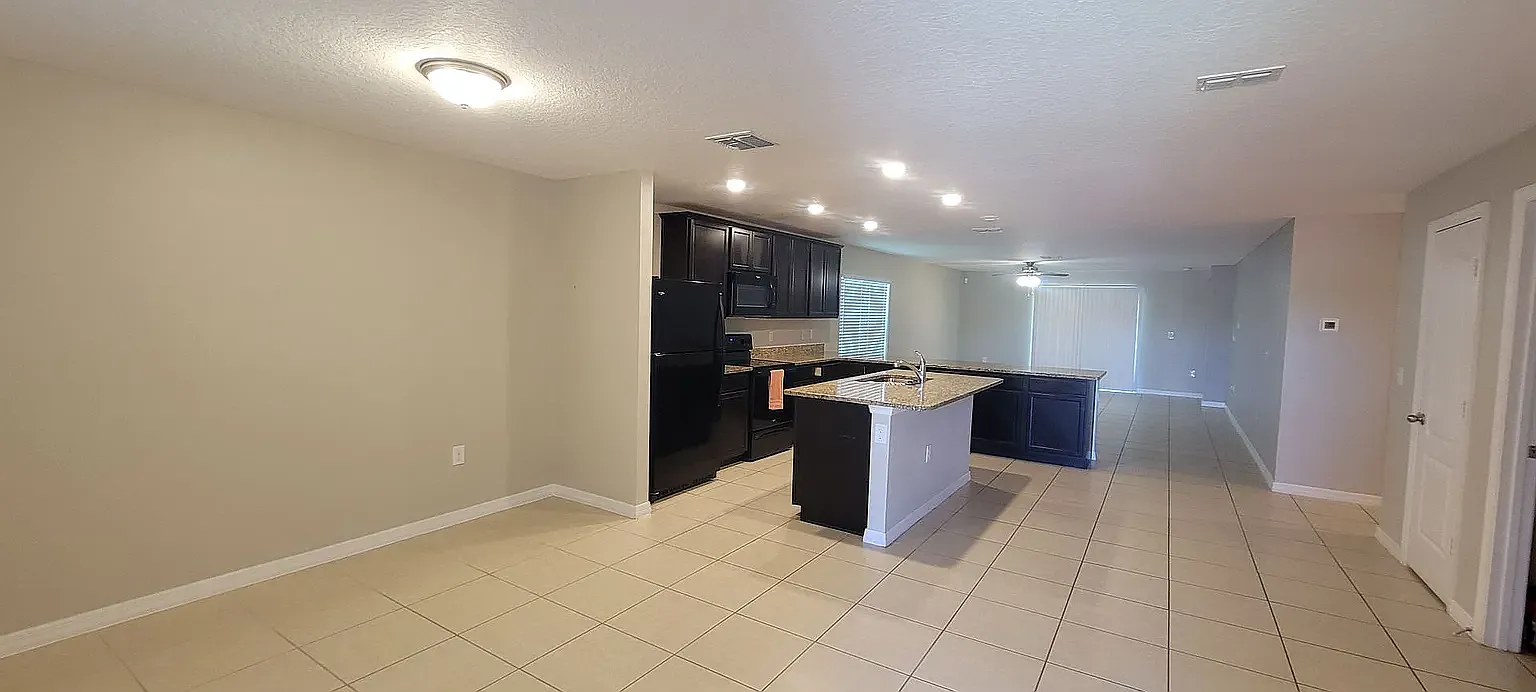 3 bed, 1708 sqft, $2,150 — Photo 4