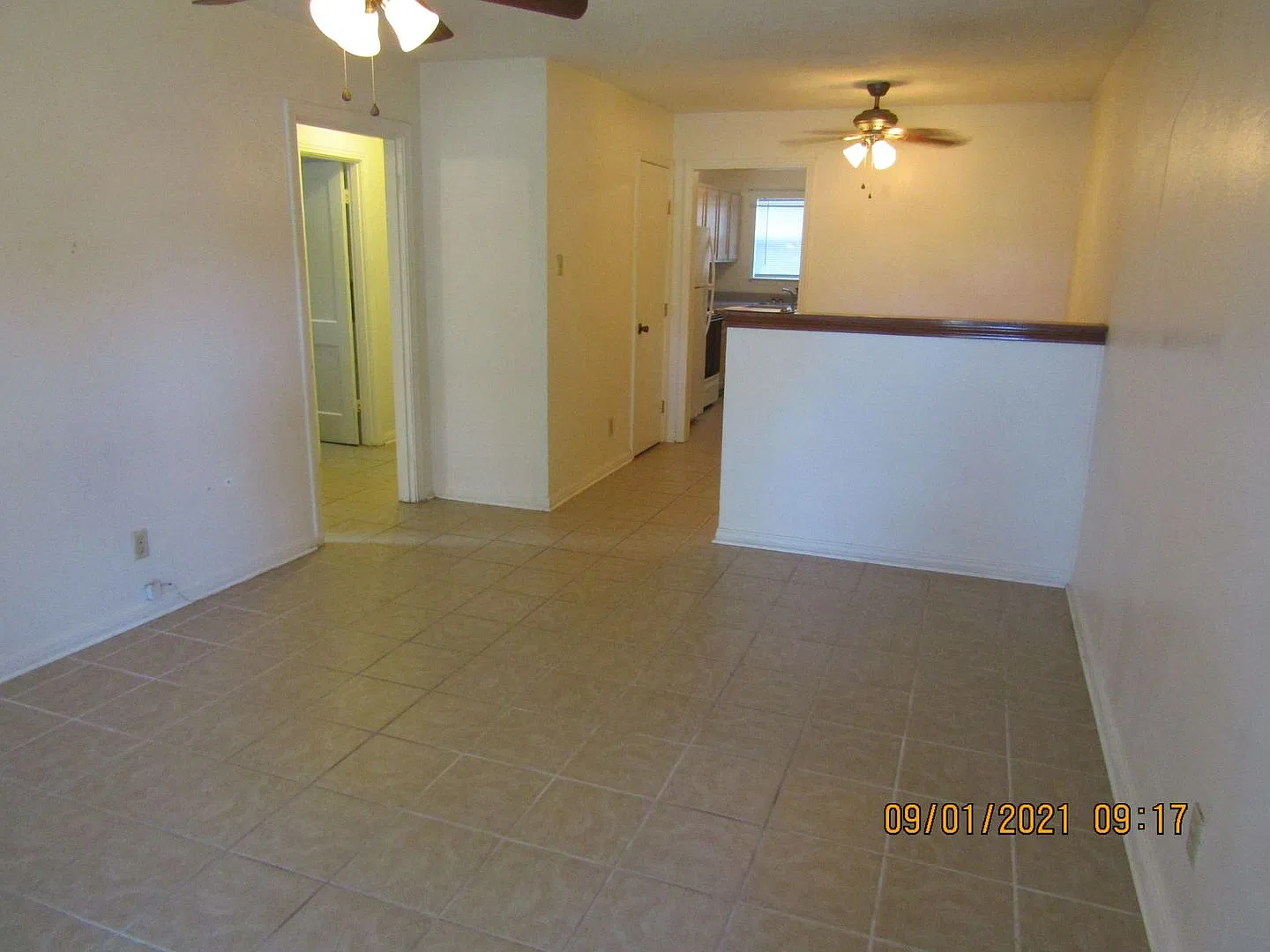 2 bedroom 1 bath duplex — Photo 3
