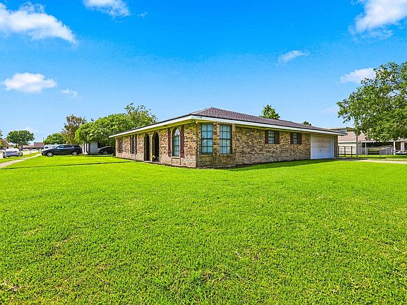 2nd image of 100 Maria Cir