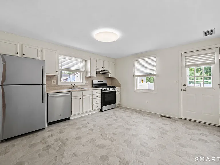 8 Allspice Ln #8 — Photo 6