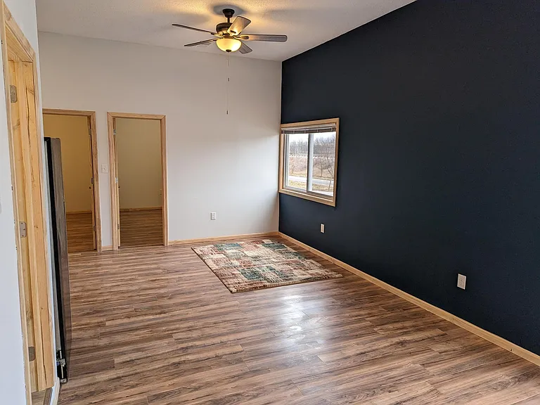 700 W 40th Hwy #1-4 — Photo 5