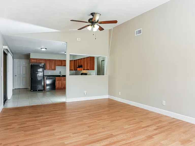 360 Melton Dr — Photo 5