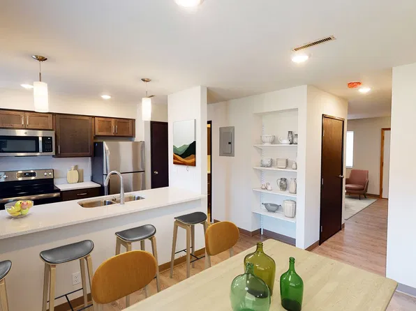 211 S. Sheldon