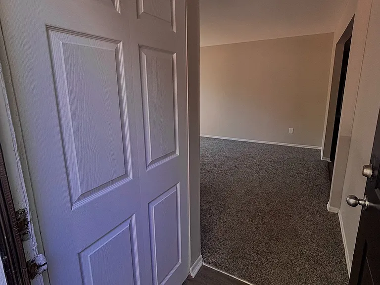 3 Bd Entryway