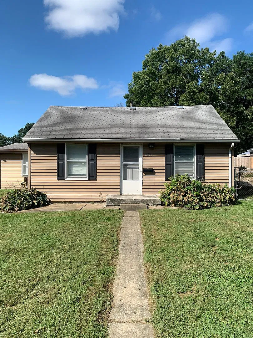 3BR/2BA Waldo Bungalow - Large Fenced Yard, 1-Car Garage, & Washer/Dryer Hook Ups — Photo 3