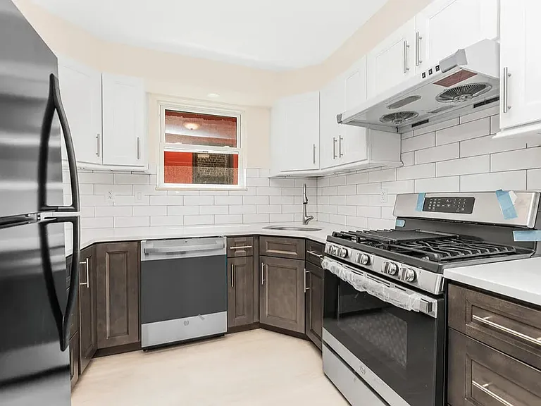 520 Kappock St #2 — Photo 12