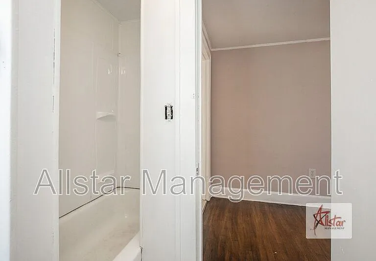 3786 W 37th St #3 — Photo 12
