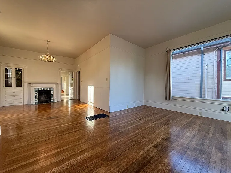 1813 Lafayette St — Photo 3