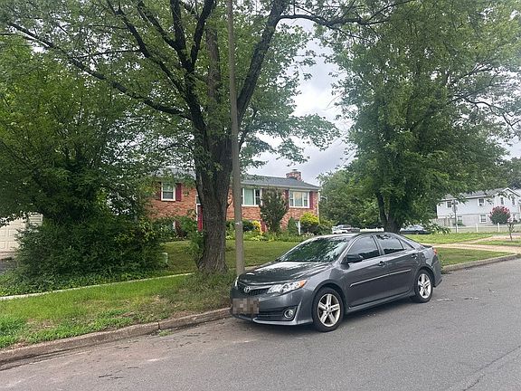 3rd image of 4308 Lees Corner Rd