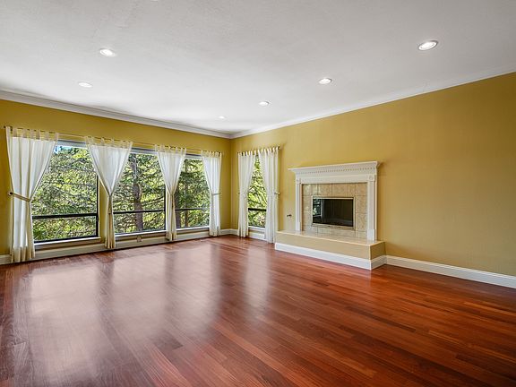 3rd image of 153 Wild Horse Valley Dr