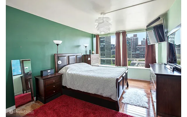 Rented by Douglas Elliman | media 34