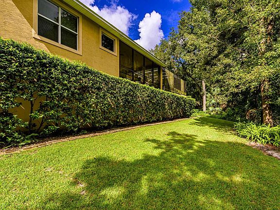 5th image of 40 Indian Springs Dr