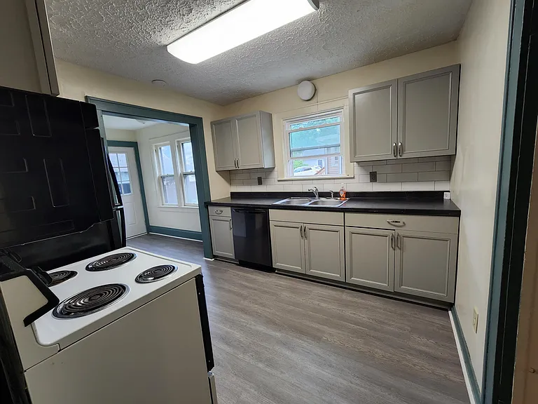 114 Linden Rd #2 — Photo 5