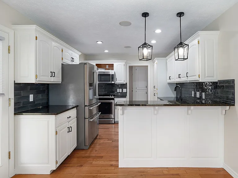 2921 S Eldon Ave — Photo 14
