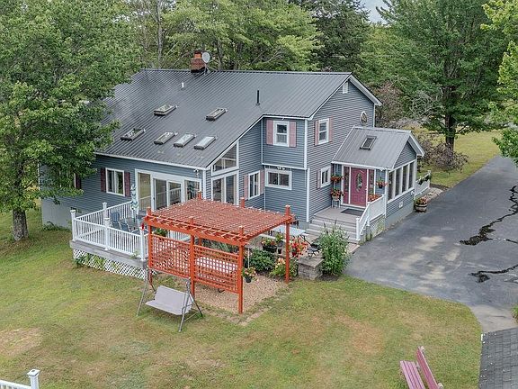 2nd image of 140 Mountain View Road