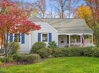 184 Beechwood Dr, Wayne, NJ 07470