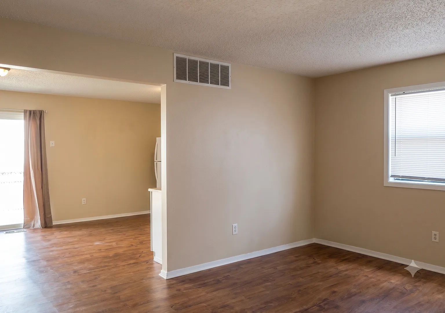 Spacious 3 Bedroom — Photo 3