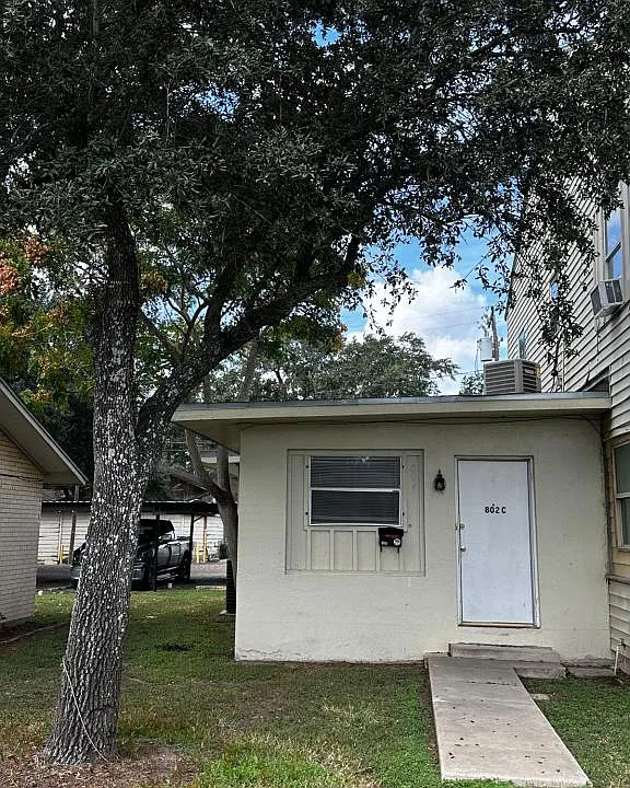 802C S Texas Blvd