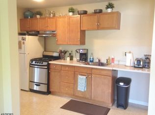 180 Newark Pompton Tpke, Pequannock, NJ 07440