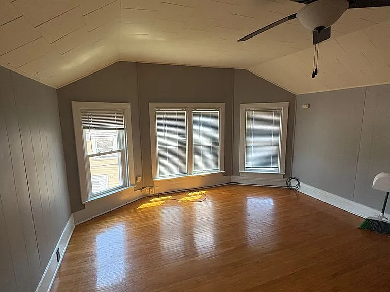 407 W South Park Ave — Photo 3