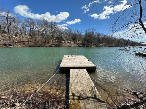 73 NW Lakeside Dr, Lacygne, KS 66040