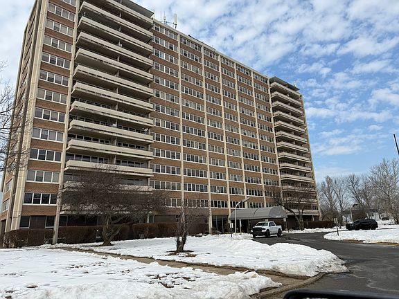 4th image of 1111 Barclay Towers Unit 1111A