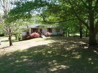 31 Woodland Rd, Griffin, GA 30224