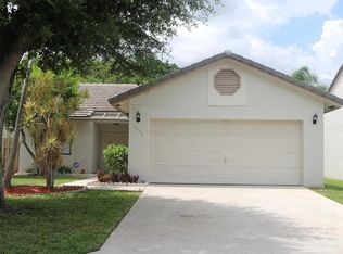 6076 Strawberry Lakes Cir, Lake Worth, FL 33463