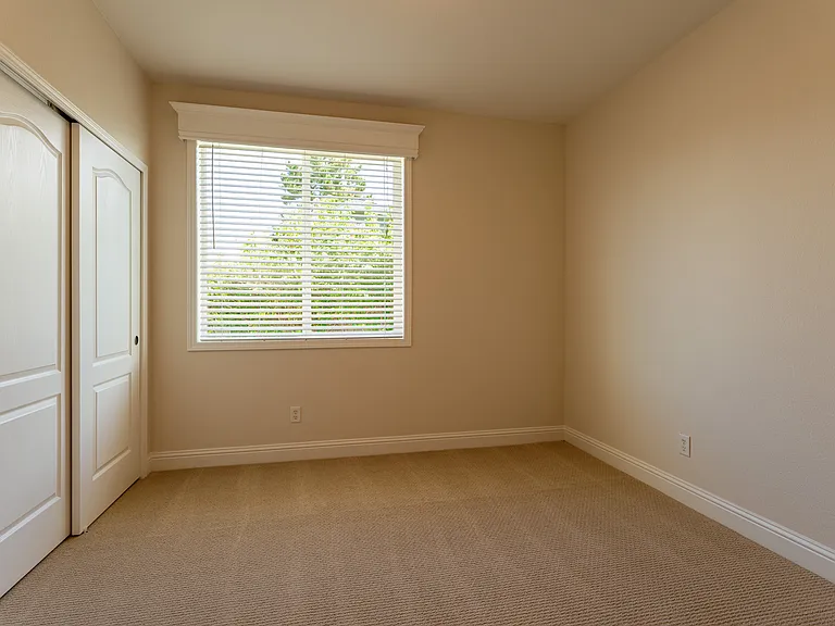 300 Plum St #15 — Photo 14