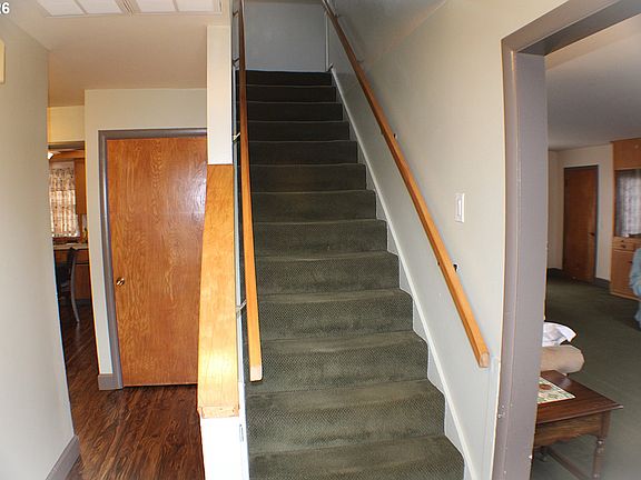 5th image of 212 Park St