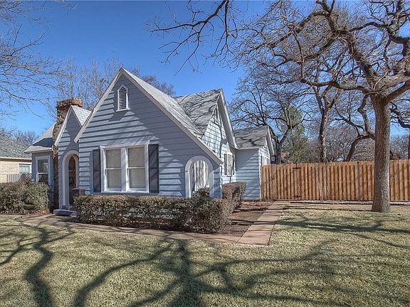 5th image of 1600 Bluebonnet Dr
