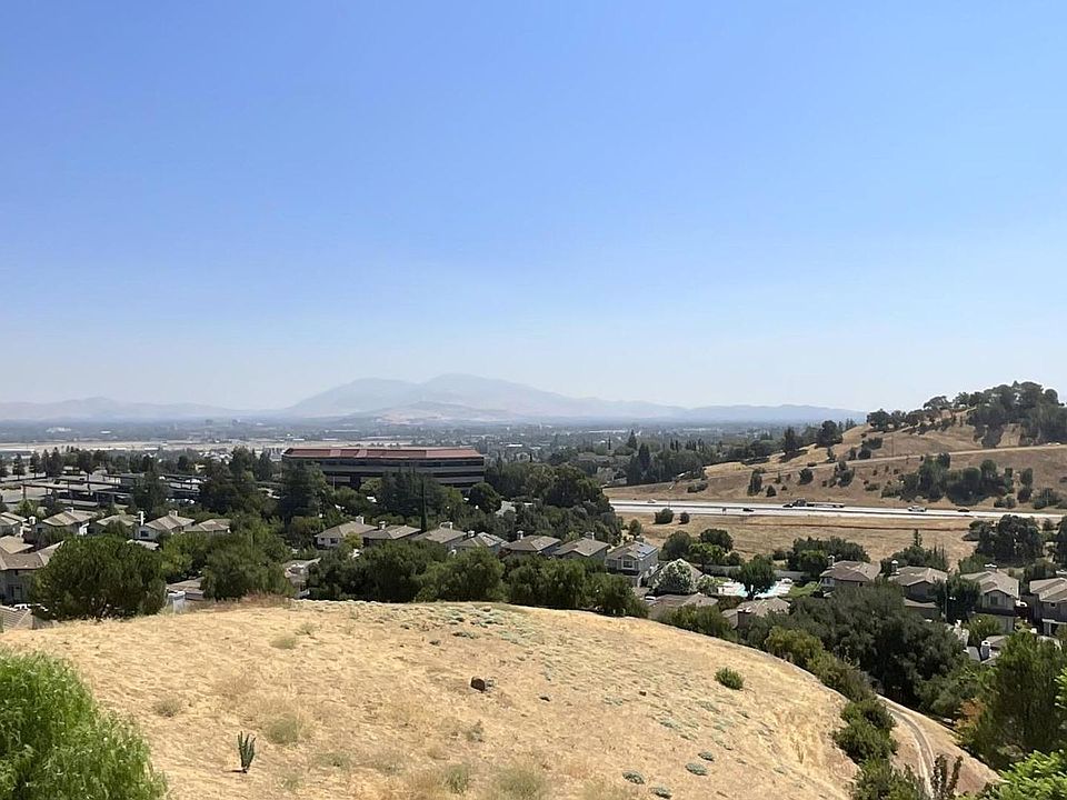 1st image of 4870 Starflower Dr