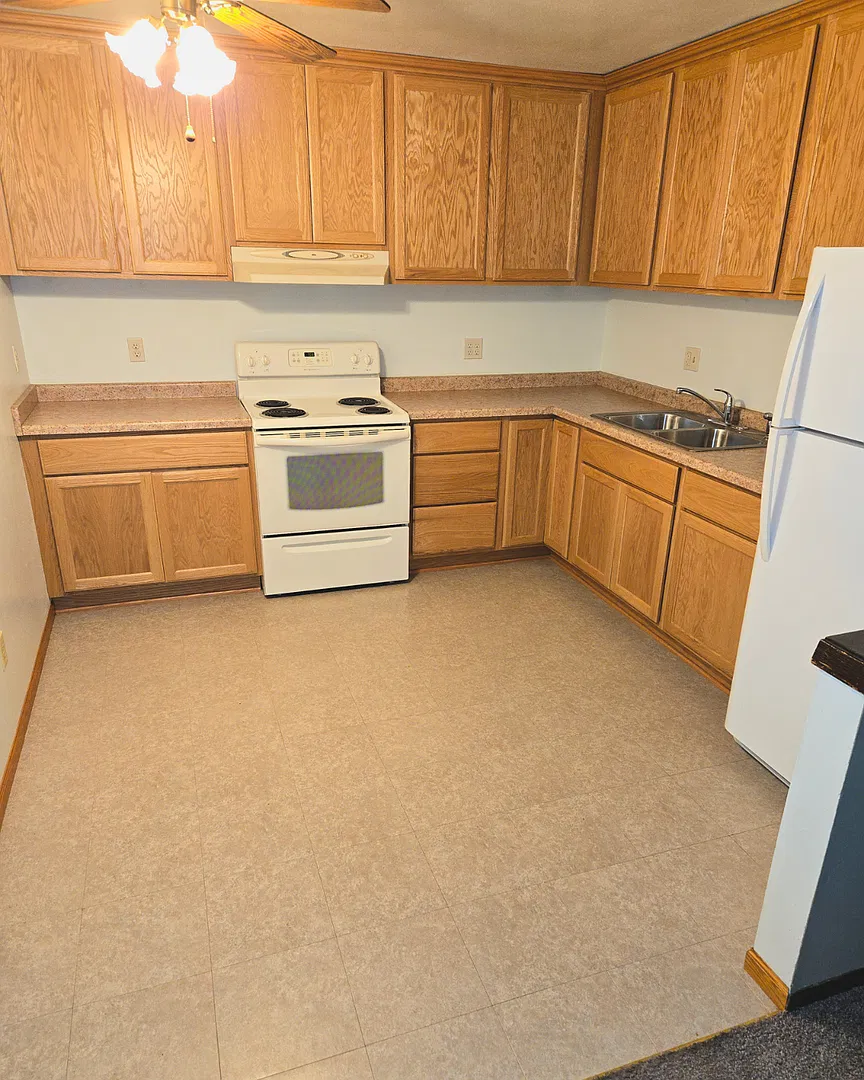 1118 Fleetfoot Dr — Photo 4