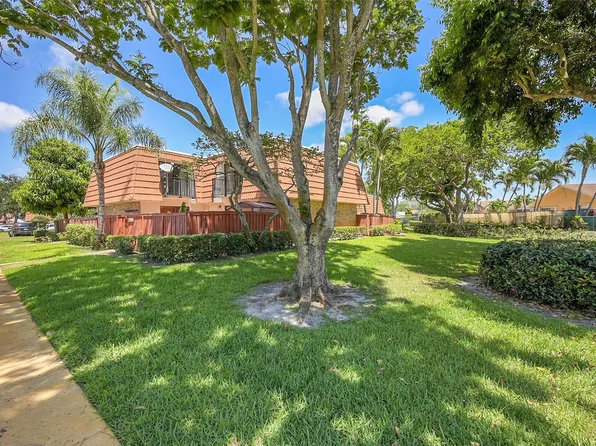 2916 SW 12th Street #2916, Deerfield Beach, FL 33713