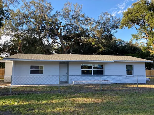 38415 9th Ave, Zephyrhills, FL 33542