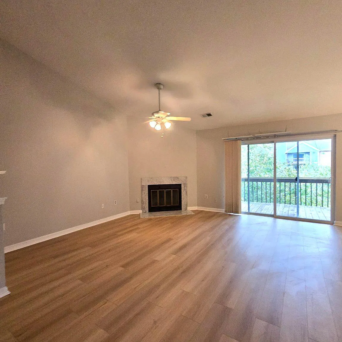 2 bed, 2.0 bath, 968 sqft, $1,800 — Photo 2