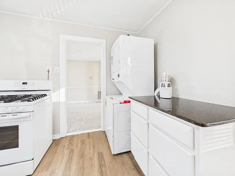 1307 NW Maple Ave — Photo 11
